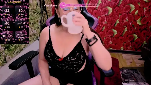 andrea24080 online show from October 27, 2025, 1:26 pm