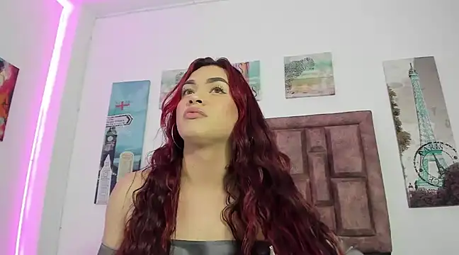 Snapshot of alexandra_fire69x chatting on January 17, 2025, 9:50 pm alexandra fire69x online show from January 17, 2025, 9:50 pm