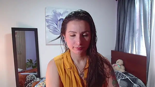 Snapshot of vanessabrown_ chatting on February 15, 2025, 3:39 pm vanessabrown online show from February 15, 2025, 3:39 pm