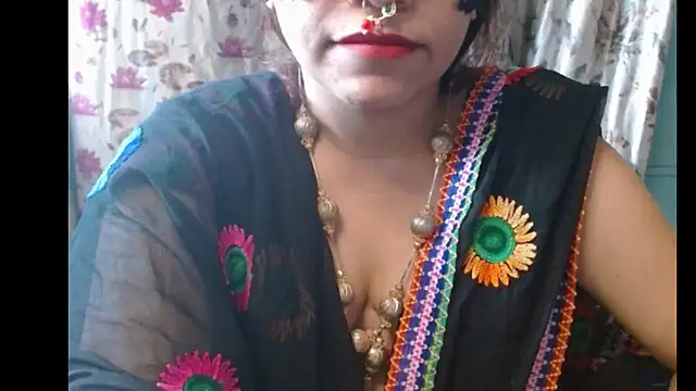 Snapshot of Star-Night chatting on October 4, 2025, 6:00 am Star-Night online show from October 4, 2025, 6:00 am