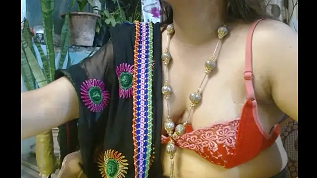 Snapshot of Star-Night chatting on November 1, 2025, 4:20 pm Star-Night online show from November 1, 2025, 4:20 pm