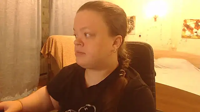 Janiffer MiMi online show from January 19, 2025, 7:04 pm