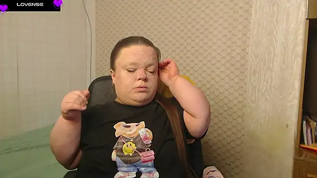 Janiffer MiMi online show from April 8, 2026, 5:51 am