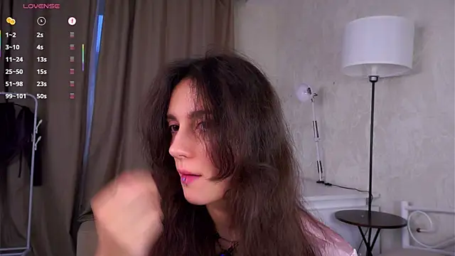 Holla Molly online show from November 10, 2025, 5:17 am