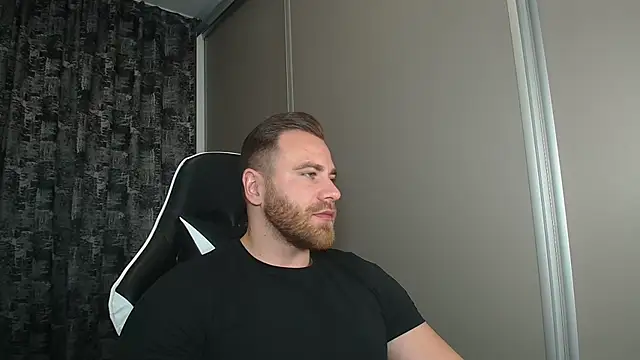 Thori92 online show from October 30, 2025, 5:46 pm