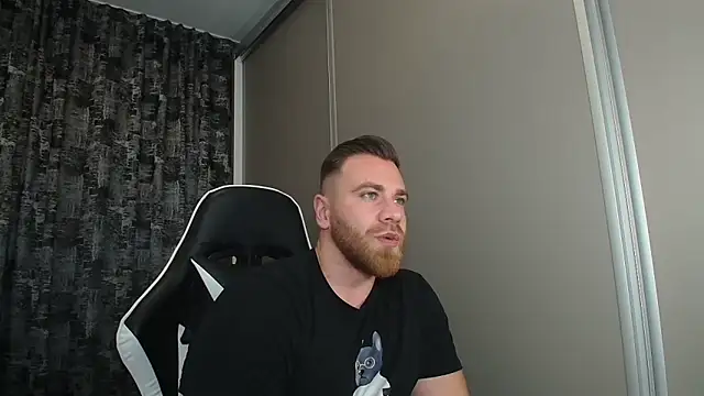 Thori92 online show from November 19, 2025, 8:09 pm