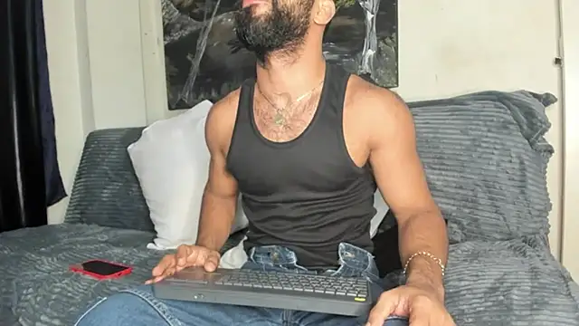 sweatyhairypig23 online show from October 5, 2025, 6:12 am