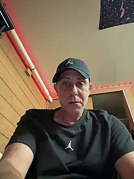 Snapshot of drewsix9@xh chatting on February 27, 2026, 1:11 pm drewsix9xh online show from February 27, 2026, 1:11 pm