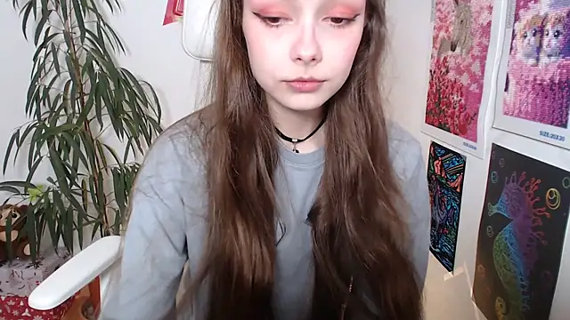 Snapshot of Michelle_Melnss chatting on December 5, 2024, 5:15 am Michelle Melnss online show from December 5, 2024, 5:15 am