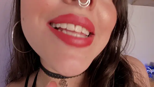 Snapshot of llanna_ chatting on October 15, 2025, 6:46 am llanna online show from October 15, 2025, 6:46 am