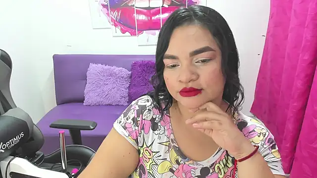 Cloe 35 online show from March 19, 2025, 7:49 pm