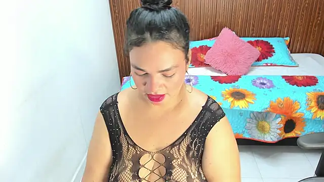 Cloe 35 online show from May 18, 2026, 8:36 pm