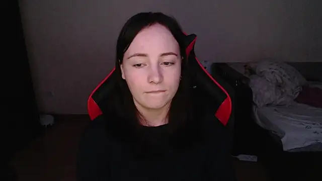 Laralianna online show from November 8, 2025, 8:51 pm