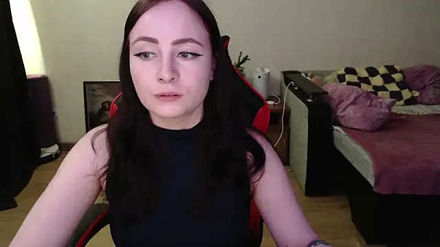 Laralianna online show from April 13, 2026, 10:54 am