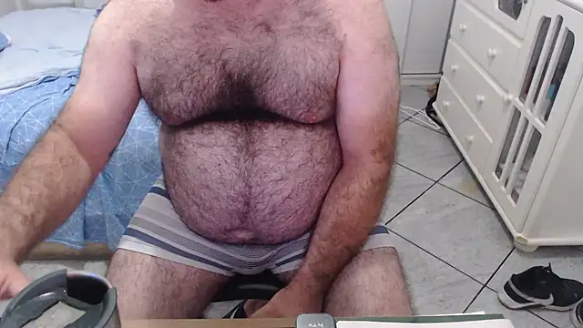 Snapshot of MysterBearMG chatting on December 16, 2024, 1:21 am MysterBearMG online show from December 16, 2024, 1:21 am