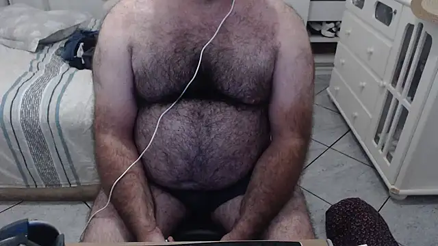 Snapshot of MysterBearMG chatting on January 17, 2025, 12:20 am MysterBearMG online show from January 17, 2025, 12:20 am
