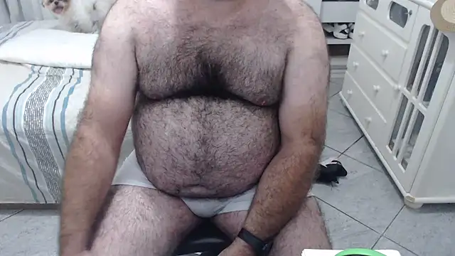 Snapshot of MysterBearMG chatting on January 25, 2025, 12:38 am MysterBearMG online show from January 25, 2025, 12:38 am