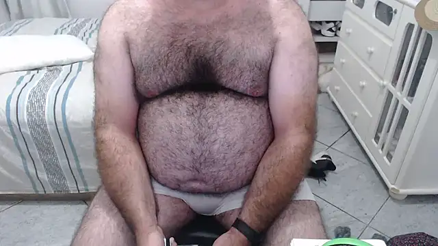 Snapshot of MysterBearMG chatting on January 25, 2025, 3:40 am MysterBearMG online show from January 25, 2025, 3:40 am