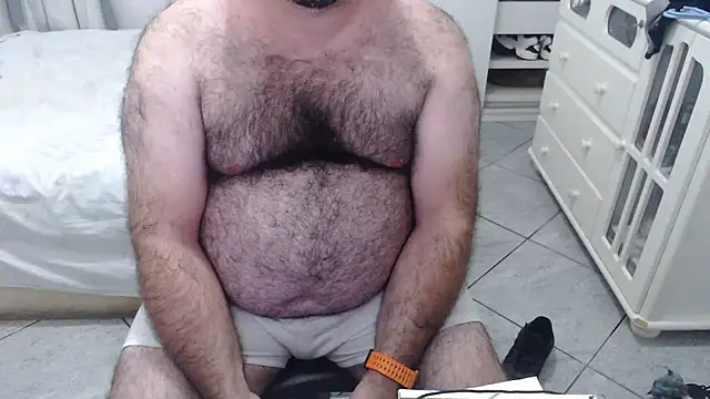Snapshot of MysterBearMG chatting on February 9, 2025, 12:49 am MysterBearMG online show from February 9, 2025, 12:49 am