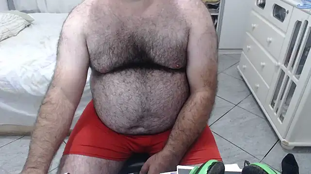 Snapshot of MysterBearMG chatting on February 13, 2025, 12:46 am MysterBearMG online show from February 13, 2025, 12:46 am