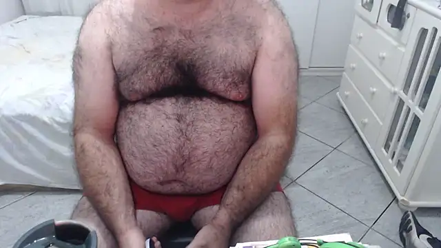 Snapshot of MysterBearMG chatting on February 28, 2025, 12:21 am MysterBearMG online show from February 28, 2025, 12:21 am