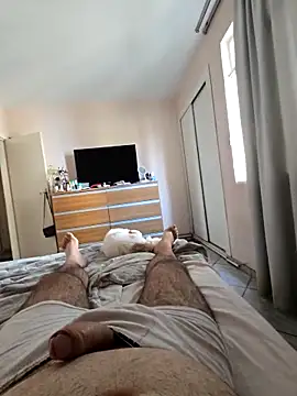 Snapshot of MysterBearMG chatting on October 5, 2025, 12:36 pm MysterBearMG online show from October 5, 2025, 12:36 pm