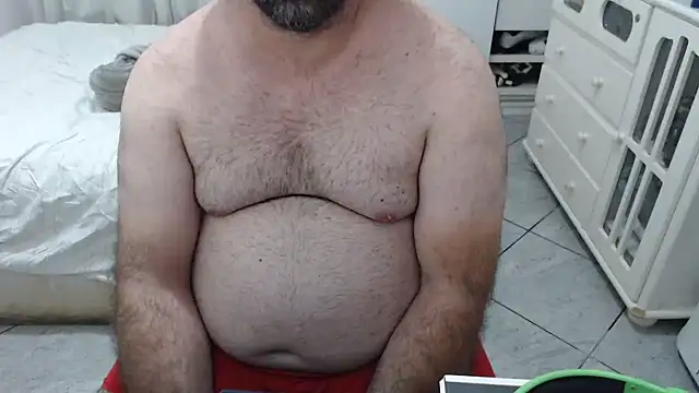 Snapshot of MysterBearMG chatting on October 13, 2025, 12:32 am MysterBearMG online show from October 13, 2025, 12:32 am