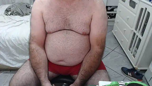 Snapshot of MysterBearMG chatting on October 16, 2025, 11:06 pm MysterBearMG online show from October 16, 2025, 11:06 pm