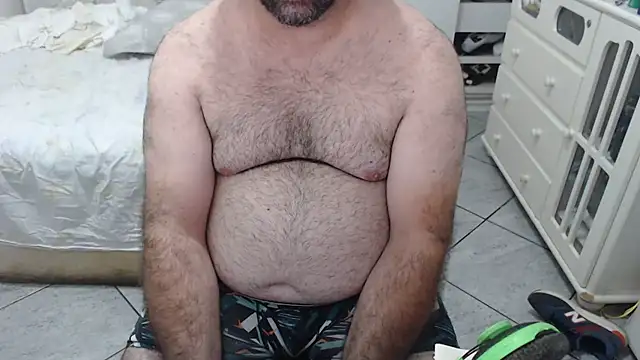 Snapshot of MysterBearMG chatting on November 2, 2025, 11:51 pm MysterBearMG online show from November 2, 2025, 11:51 pm