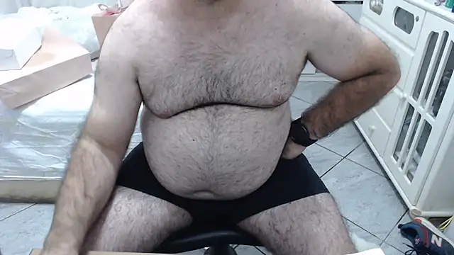 Snapshot of MysterBearMG chatting on November 6, 2025, 3:51 am MysterBearMG online show from November 6, 2025, 3:51 am