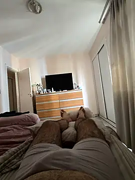 Snapshot of MysterBearMG chatting on November 16, 2025, 11:27 am MysterBearMG online show from November 16, 2025, 11:27 am