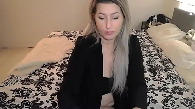 Snapshot of TessToy chatting on January 21, 2025, 5:51 pm TessToy online show from January 21, 2025, 5:51 pm
