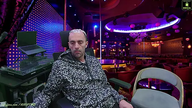 Snapshot of kuruptxxx_live chatting on February 2, 2025, 6:42 pm kuruptxxx live online show from February 2, 2025, 6:42 pm