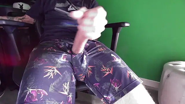 Snapshot of kuruptxxx_live chatting on November 16, 2025, 2:11 pm kuruptxxx live online show from November 16, 2025, 2:11 pm