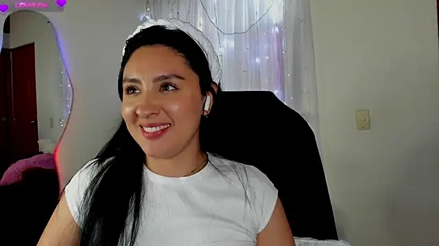 Snapshot of AnushaKumari chatting on January 3, 2025, 5:10 pm AnushaKumari online show from January 3, 2025, 5:10 pm