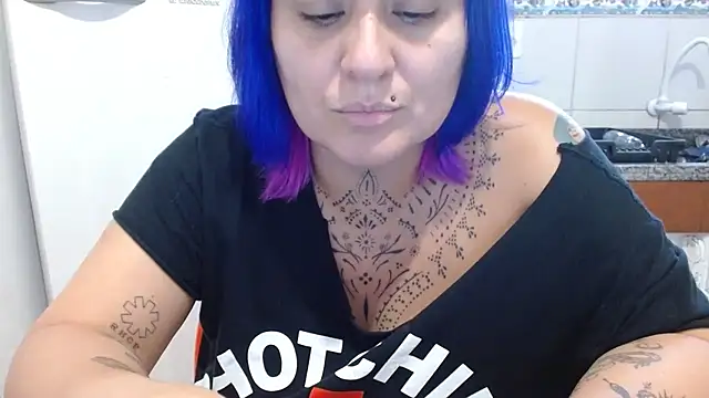 vaholiver online show from November 4, 2025, 6:07 pm