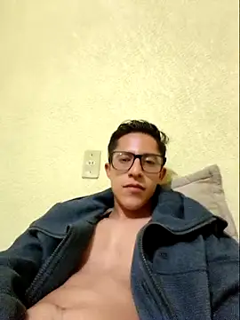 Snapshot of KevinCrz chatting on October 17, 2025, 11:40 pm KevinCrz online show from October 17, 2025, 11:40 pm