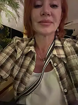 Jullia Moor online show from June 6, 2026, 8:13 pm