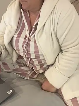 sweeti Em online show from January 15, 2026, 7:06 pm