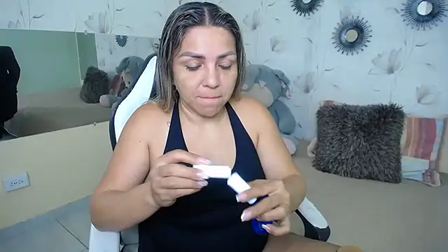 cum bigass online show from December 18, 2025, 12:22 pm