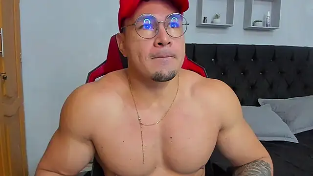 tyler hank01 online show from June 25, 2026, 9:52 pm