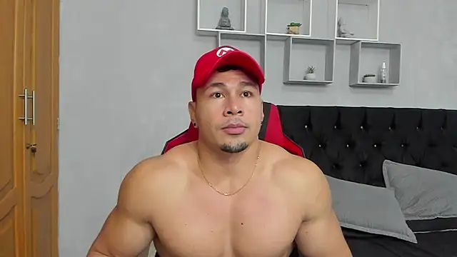 tyler hank01 online show from June 30, 2026, 6:42 pm