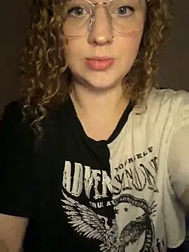 Snapshot of EmmieRae chatting on November 4, 2025, 12:26 pm EmmieRae online show from November 4, 2025, 12:26 pm