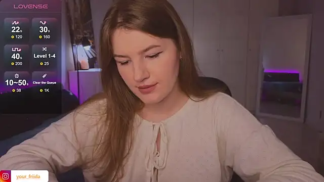 Snapshot of alwaysfrida chatting on November 11, 2025, 1:44 pm alwaysfrida online show from November 11, 2025, 1:44 pm