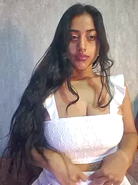 Valentinne z online show from March 1, 2025, 6:13 am