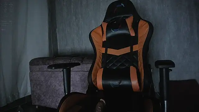 Valentinne z online show from March 2, 2025, 6:51 pm