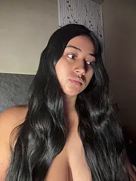 Valentinne z online show from July 25, 2026, 8:01 am