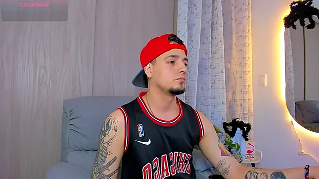 alejandro calderon1 online show from October 18, 2025, 12:13 am