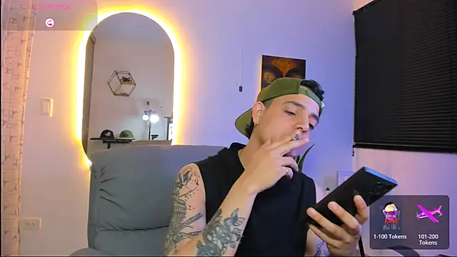 alejandro calderon1 online show from February 20, 2026, 6:26 am