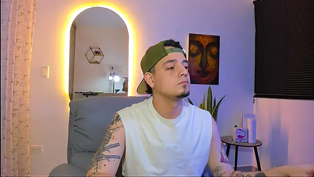 alejandro calderon1 online show from February 24, 2026, 2:42 am